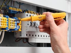 Electrician 24